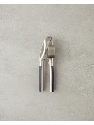 English Home Rowena Metal Sarımsak Ezici Mutfak Gereci 16 cm Siyah