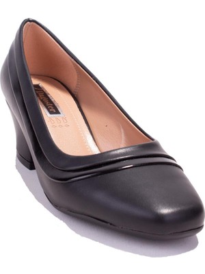 Dagoster DZA07-725505 Siyah Klasik Topuklu Kadın Ayakkabı