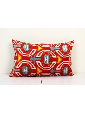 Etnik Bulvar Kırmızı Renkli Geometric Desenli Kadife Ikat Yastık Kılıfı