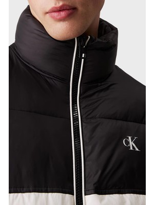 Calvin Klein Regular Fit Renk Bloklu Şişme Mont J30J325584YBI Erkek Mont J30J325584 Ybı