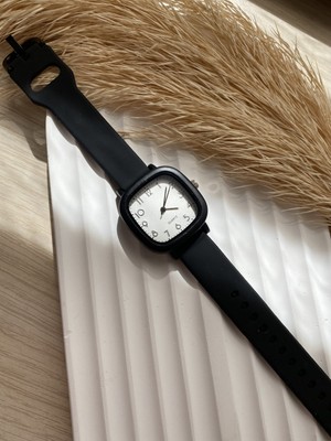 Quartz Retro Minimal Vintage Deri Kordon Kadın Kol Saati Silikon Model