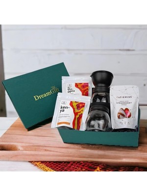 Dreamgift Coffee & Treats Hediye Seti - Just Roastery Kenya ve Ethiopia Çekirdek Kahve, Seramik Öğütücülü Cam Kahve Değirmeni, Patiswiss Sütlü Çikolatalı Çilekli Draje ile Kahve ve Lezzet Şöleni Sunar