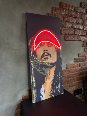 Neonite 'jack Sparrow' Işıklı ve Uv'li Neon LED Dekoratif Duvar Yazısı Tabelası (35X80CM)