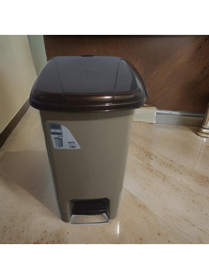 abnturk 55*35*28 cm Ebatında 40 Lt Pedallı Kapaklı Krem Çöp Kovası (Banyo - Mutfak - Tuvalet - Balkon)