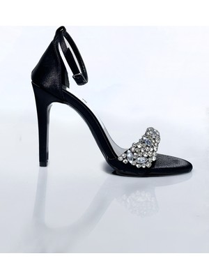 Brity Saten Taş Detaylı Tek Bant Abiye Ayakkabı