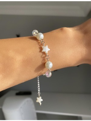 Mediterian İncili yıldız bileklik, pirinç malzeme, gümüş tonu, zarif ve şık takı seçeneği