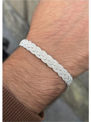 Mediterian Beyaz örgü bileklik, doğal taş detaylı, şık ve el yapımı dört sıralı tasarım