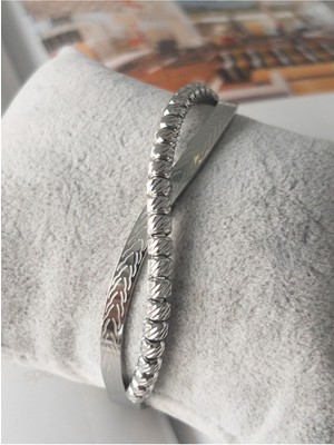 Mediterian Şık kadın çelik bileklik, sonsuzluk detaylı, dayanıklı ve zarif tasarım, gümüş renk