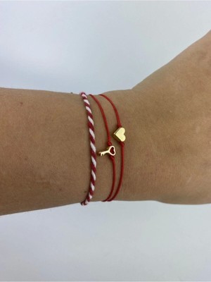 Mediterian Kırmızı-beyaz marteniçka, kalp ve anahtar temalı 3'lü bileklik seti