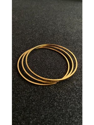 Mediterian Parlak altın renk zarif bilezik, şıklığınıza ışıltı katacak şık tasarım