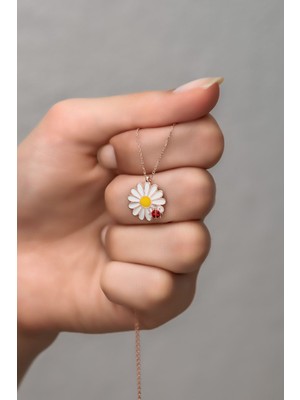 Mediterian 925 Ayar Gümüş Uğur Böceği ve Papatya Detaylı Zarif Kolye