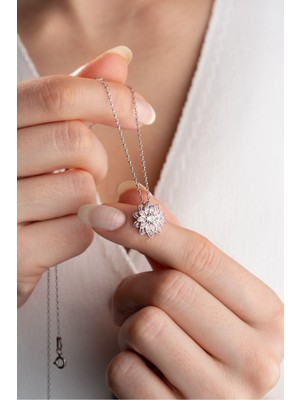 Mediterian 925 Ayar Gümüş Pembe Lotus Çiçeği Kolye, Zirkon taş, şık ve zarif tasarım