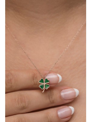 Mediterian 925 ayar gümüş yeşil mineli yonca kolye şık ve doğal tasarım