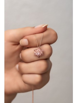 Mediterian 925 Ayar Gümüş Çok Katmanlı Pembe Lotus Kolye, Zarif ve Şık Takı Seçeneği