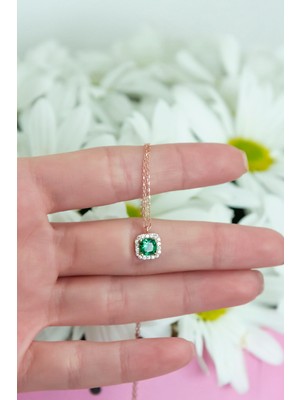 Mediterian Yeşil Taşlı 925 Ayar Gümüş Kadın Kolye, Kare Tasarım, Zirkon Taş, Şık ve Zarif Takı