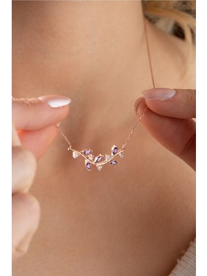 Mediterian 925 Ayar Gümüş Mor Taşlı Zeytin Dalı Model Kolye, şık ve zarif tasarım.