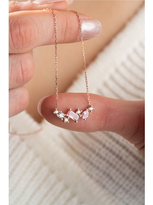 Mediterian 925 Ayar Gümüş Pembe Zirkon Taşlı Şık ve Işıltılı Kolye