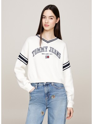 Tommy Jeans Yuvarlak Yaka Standart Nakışlı Beyaz Kazak Kadın Tjw Crp Varsıty V-Neck Sweater