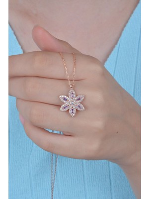 Mediterian 925 Ayar Gümüş Mor Umut Çiçeği Kolye, zarif ve şık tasarım, zirkon taşlı.