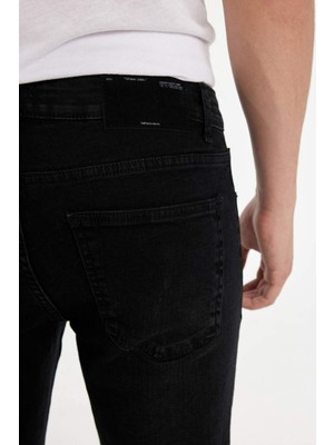 DeFacto Carlo Skinny Fit Ekstra Dar Kalıp Normal Bel Ekstra Dar Paça Jean Pantolon E0181AX24AU