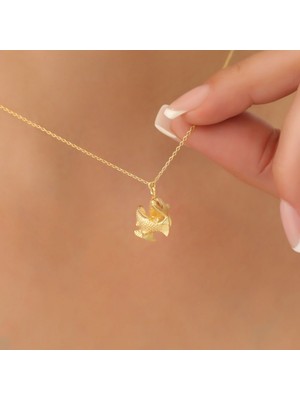 Nox Jewelry 14 Ayar Altın Mikron Kaplama Üç Boyutlu Sarılan İki Balık Figürlü Gümüş Kolye - CN00357