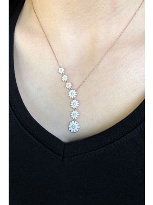 Mediterian 925 Ayar Rose Kaplamalı Beyaz Mineli Papatya Gümüş Kolye, zarif ve şık tasarım