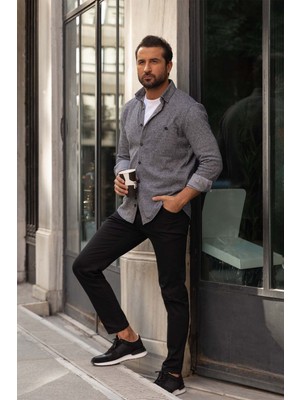 Desenli Siyah Rengi Slim Fit Gizli Düğmeli Erkek Gömlek