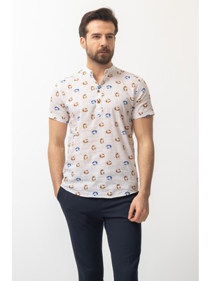 Desenli Beyaz Renk Yarım Patlı Slim Fit Kısa Kollu Hakim Yaka Erkek Gömlek
