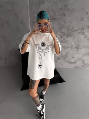 Pileli Store Unisex Bisiklet Yaka Baskılı Oversize T-Shirt - Beyaz