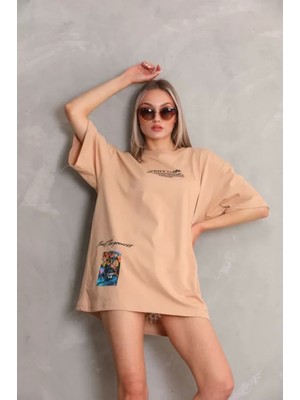 Pileli Store   Bisiklet Yaka Baskılı Oversize T-Shirt - Bej