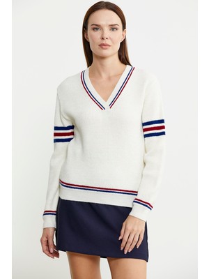 V Yaka Çizgi Kombinli Triko Kazak - Kemik