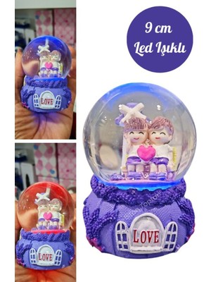 Home Dekor Hediye LED Işıklı Kar Küresi Sevgili Çift Temalı Mor 9 cm Orta Boy kar Küresi Aşkımsın Sevgili Çift Temalı Mor Love
