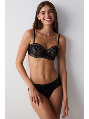 Penti Lotus Lace Siyah Sütyen Dantel Detaylı Desteksiz Kalıp ile Gün Boyu Rahatlık Sunar