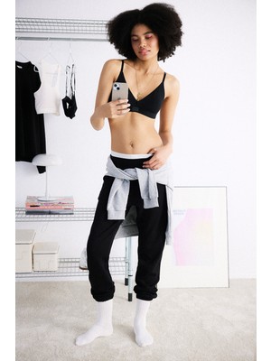 Soft Triangle Siyah Sütyen