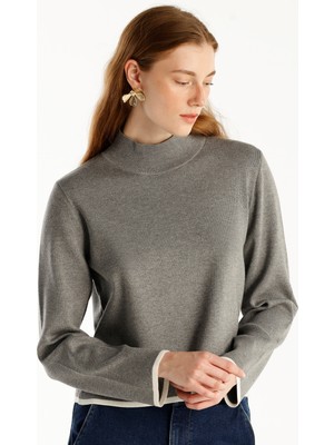 Dik Yakalı Uzun Kollu Kazak