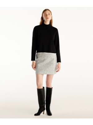 Dik Yakalı Uzun Kollu Kazak