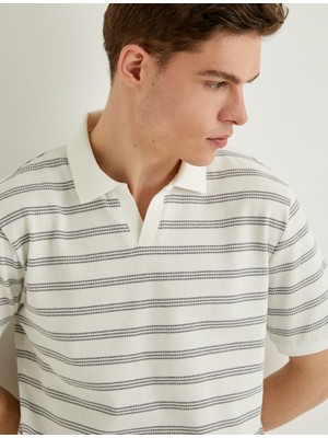 Koton V Yaka Polo Tişört Dokulu Kısa Kollu Pamuklu