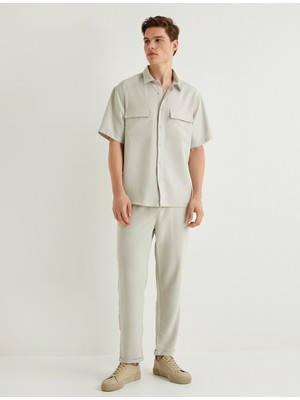 Koton Kısa Kollu Gömlek Düğmeli Kapaklı Cep Detaylı Viskoz Kumaş