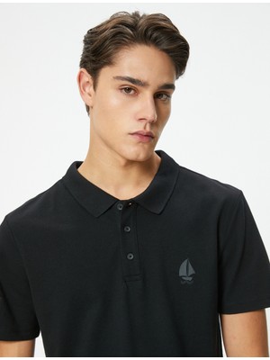 Koton Polo Yaka Tişört Minimal Baskılı Düğmeli Kısa Kollu