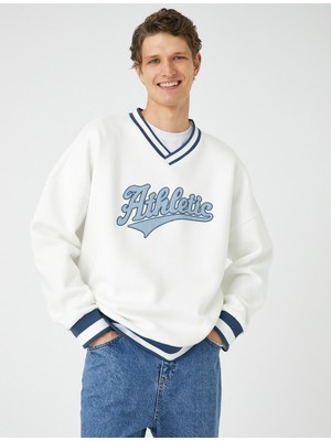 Koton Kolej Oversize Sweatshirt V Yaka Aplike Işleme Detaylı Şardonlu