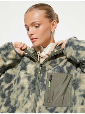 Koton Oversize Peluş Ceket Kapüşonlu Fermuarlı Cep Detaylı