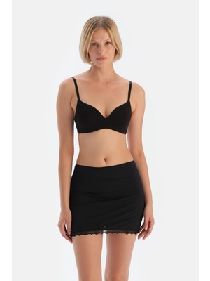 Dagi Siyah 4015KC Mini Jupon Poliamid Kumaş Özellikleri ile Kadınlar İçin Şık Tasarım