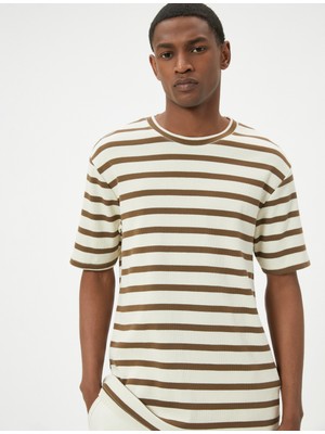 Koton Basic Tişört Slim Fit Çizgili Bisiklet Yaka Kısa Kollu