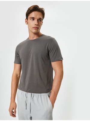 Koton Basic Tişört Dar Kesim Kısa Kollu Bisiklet Yaka Pamuklu