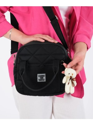 Siyah Kadın Kapitone Kol ve Omuz Çanası Ayıcık Anahtarlık Hediyeli