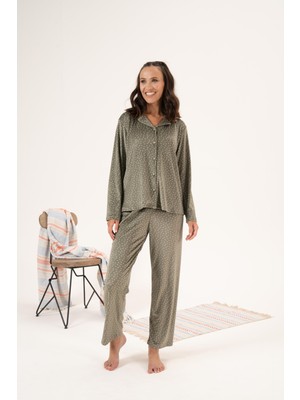 Kadın Kışlık Puantiyeli Önden Düğmeli Kadife Pijama Takımı Yeşil
