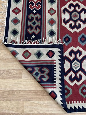 DesignEv 139 x 188  cm  Akrep Motifli El Dokuma Antik Anadolu Kilimi Ender Dekoratif Kilim