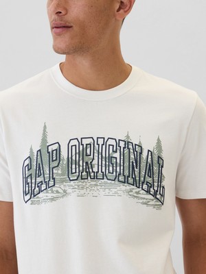 Gap Erkek Kırık Beyaz Gap Logo Grafikli T-Shirt