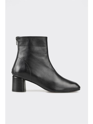 Elle Siyah Deri Kadın Klasik Bot