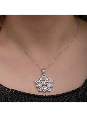 Turtcest Gümüş Zirkon Taşlı Çiçek Kadın Kolye